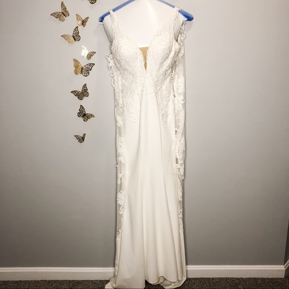 🦋🌙 MON CHERI x ENCHANTING | White Delicate Lace & Beaded Wedding Gown - Picture 8 of 15